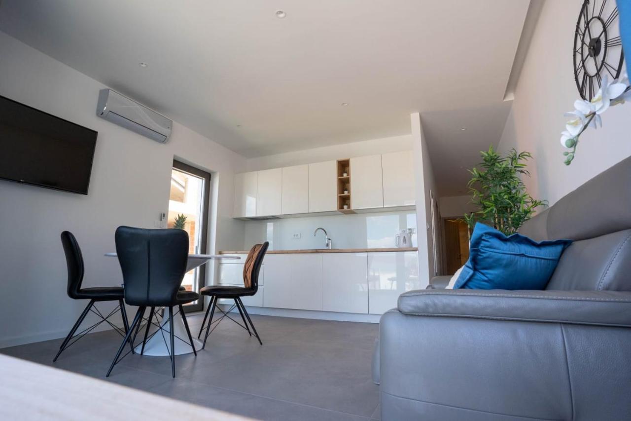 Apartmani Lara Baska Voda Exterior photo
